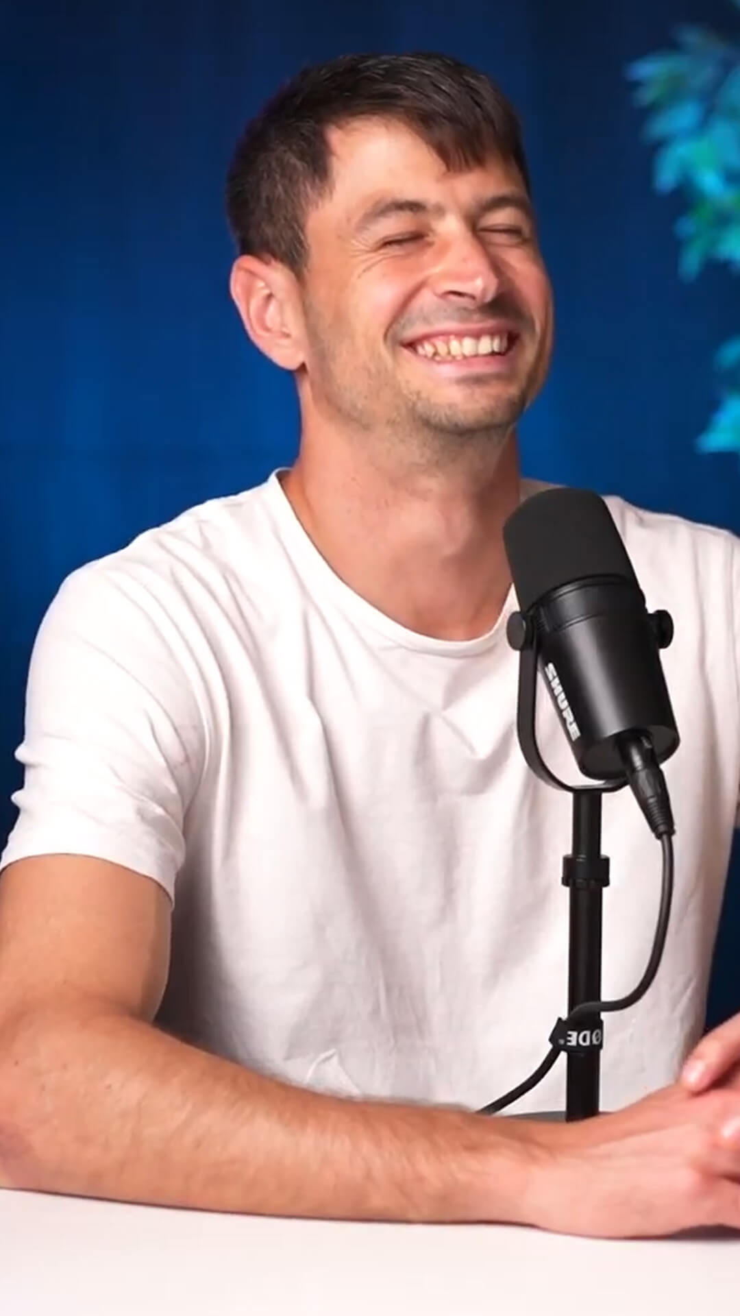 אייל מנו לימיט